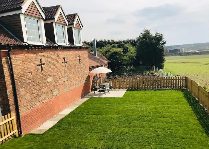 Grove Farm Old Granary, 1St Floor Loft Apartment, Includes Continental Breakfast