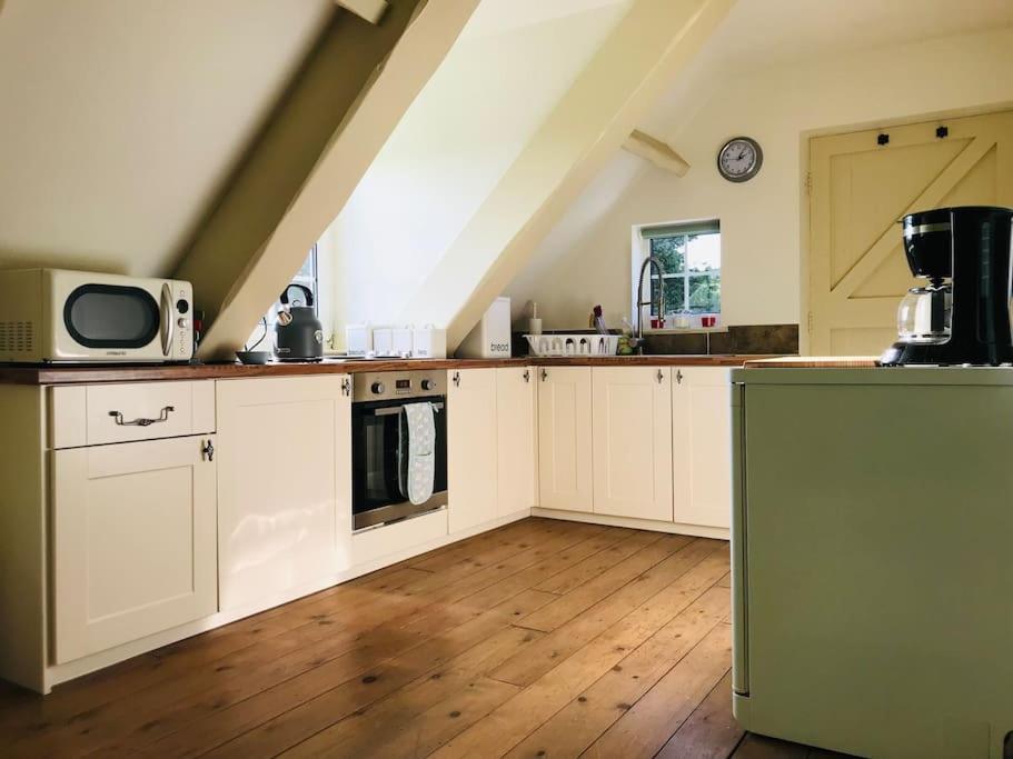 Grove Farm Old Granary, 1st Floor Loft Apartment, Includes Continental Breakfast Appartamento
